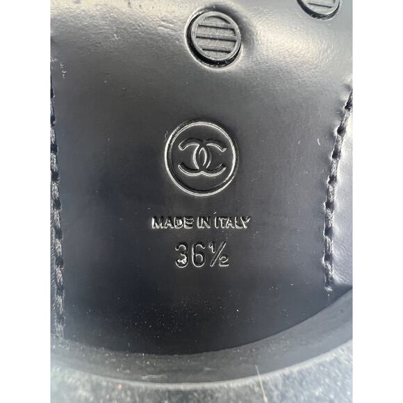 Chanel 2021 Interlocking CC Cap Toe Tweed Logo Combat Boots - Picture 15 of 16